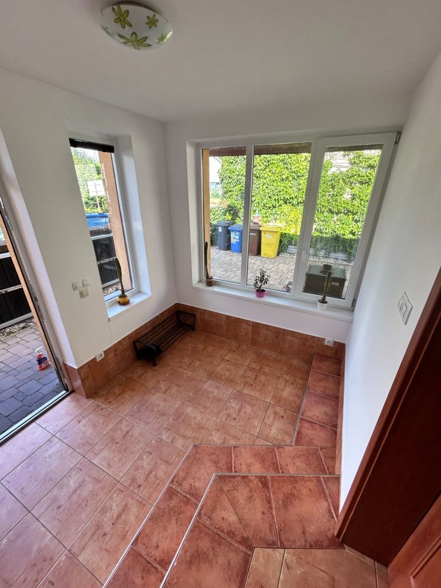 Pronájem domu 149 m², pozemek 504 m², Ratenice, Středočeský kraj Pronájem domu 149 m², pozemek 504 m², Ratenice, Středočeský kraj