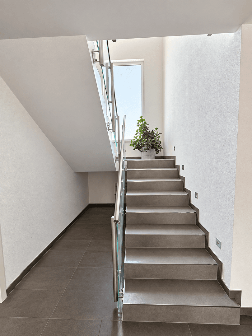 Prodej domu 191 m², pozemek 740 m², Eschach, Bádensko-Württembersko Prodej domu 191 m², pozemek 740 m², Eschach, Bádensko-Württembersko
