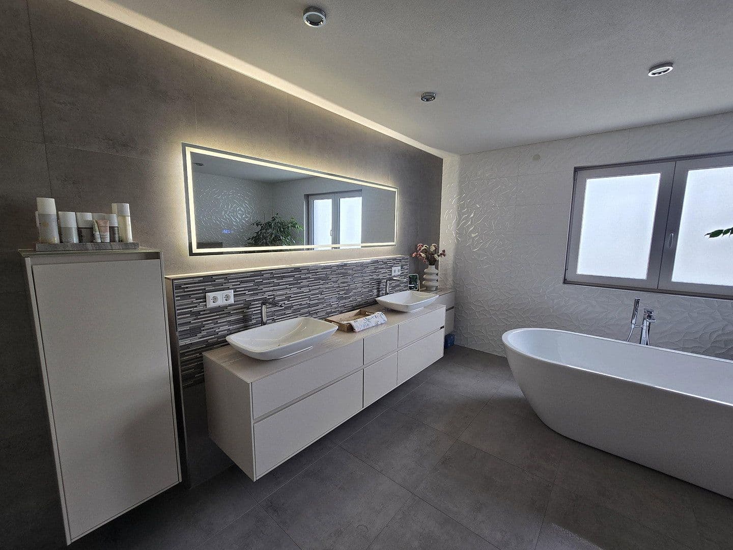 Prodej domu 191 m², pozemek 740 m², Eschach, Bádensko-Württembersko Prodej domu 191 m², pozemek 740 m², Eschach, Bádensko-Württembersko