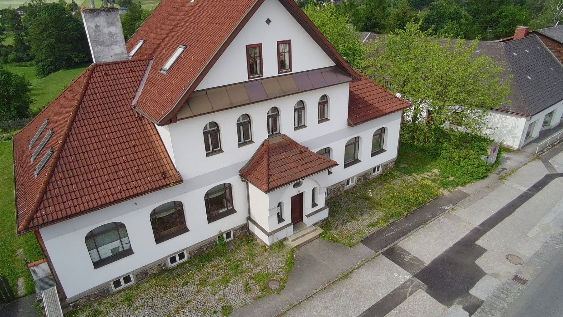 Prodej domu 330 m², pozemek 1.425 m², Bundesstr. 5, Schwarzenau, Dolní Rakousko Prodej domu 330 m², pozemek 1.425 m², Bundesstr. 5, Schwarzenau, Dolní Rakousko