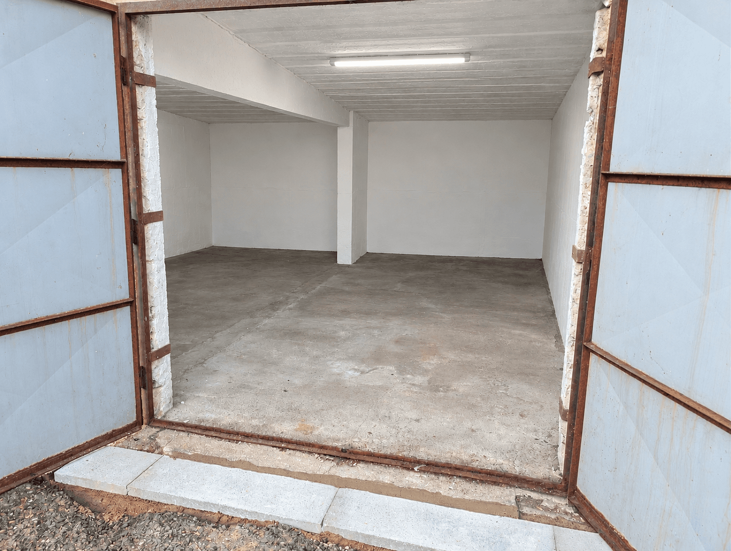 Pronájem garáže 17 m², Laugkstraße 32, Senftenberg - Zły Komorow, Braniborsko Pronájem garáže 17 m², Laugkstraße 32, Senftenberg - Zły Komorow, Braniborsko