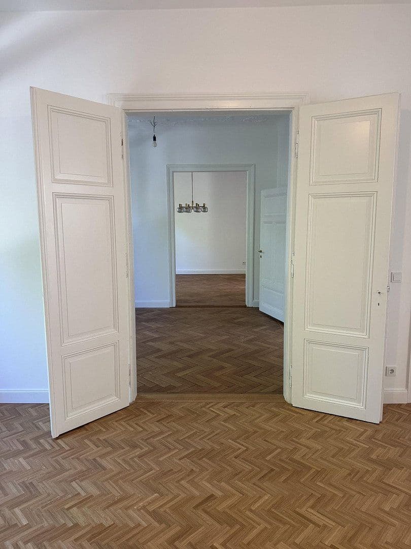 Pronájem bytu 4+1 100 m², Robert Koch Strasse, Offenbach, Hessen Pronájem bytu 4+1 100 m², Robert Koch Strasse, Offenbach, Hessen