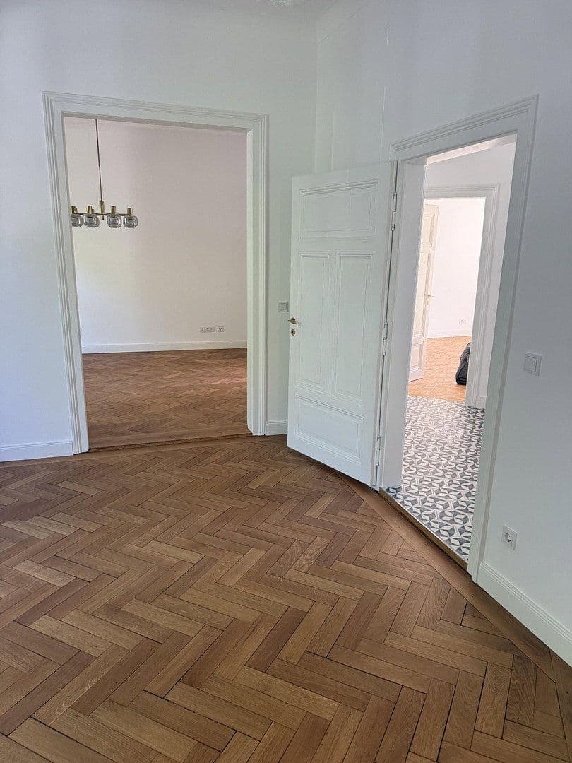 Pronájem bytu 4+1 100 m², Robert Koch Strasse, Offenbach, Hessen Pronájem bytu 4+1 100 m², Robert Koch Strasse, Offenbach, Hessen