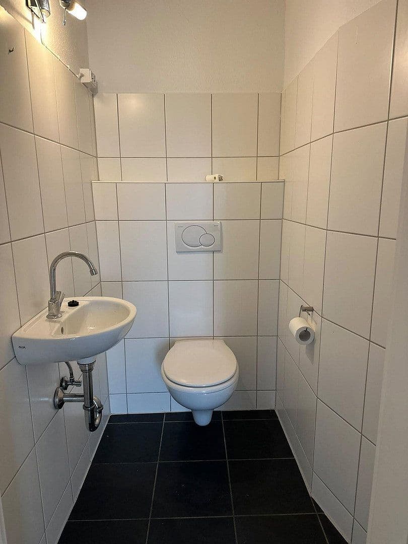 Pronájem bytu 3+1 77 m², Van Meenen Str 4, Solingen, Severní Porýní-Vestfálsko Pronájem bytu 3+1 77 m², Van Meenen Str 4, Solingen, Severní Porýní-Vestfálsko