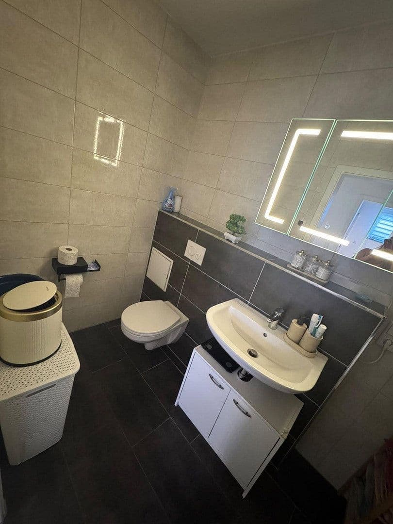 Pronájem bytu 7+1 164 m², Bantzerweg 4 A, Gießen, Hessen Pronájem bytu 7+1 164 m², Bantzerweg 4 A, Gießen, Hessen