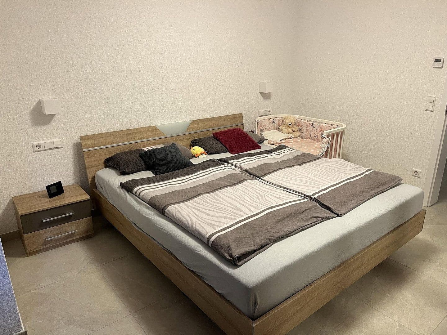 Pronájem bytu 4+1 117 m², Amselrain 34, Oberderdingen, Bádensko-Württembersko Pronájem bytu 4+1 117 m², Amselrain 34, Oberderdingen, Bádensko-Württembersko
