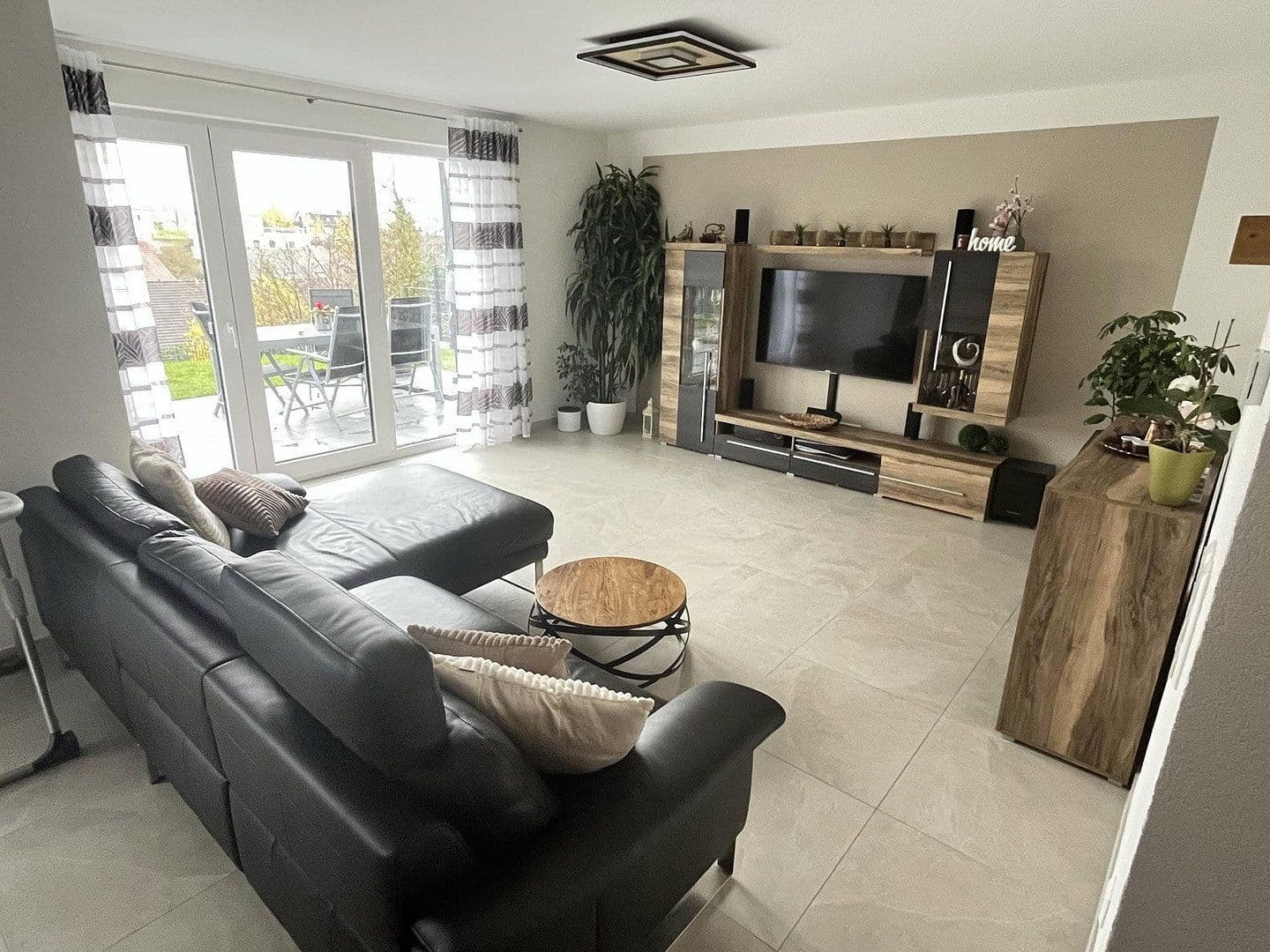 Pronájem bytu 4+1 117 m², Amselrain 34, Oberderdingen, Bádensko-Württembersko Pronájem bytu 4+1 117 m², Amselrain 34, Oberderdingen, Bádensko-Württembersko