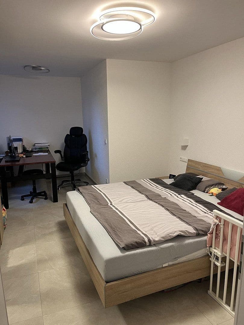 Pronájem bytu 4+1 117 m², Amselrain 34, Oberderdingen, Bádensko-Württembersko Pronájem bytu 4+1 117 m², Amselrain 34, Oberderdingen, Bádensko-Württembersko