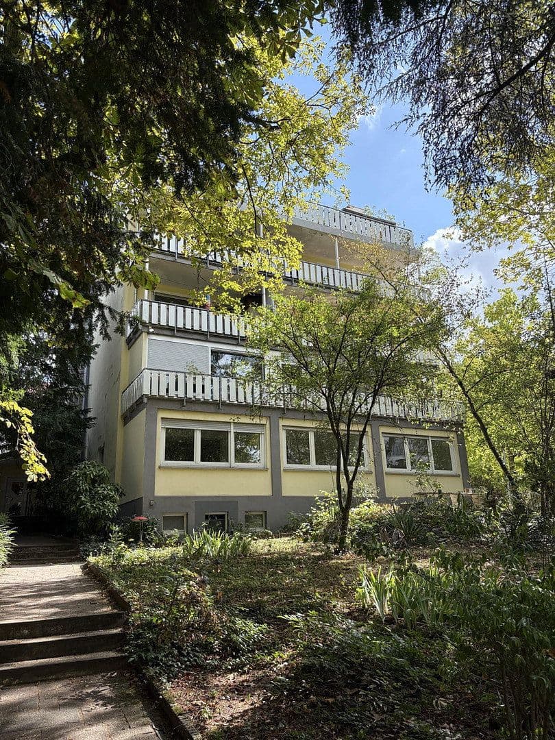 Pronájem bytu 4+1 128 m², Wiesbaden, Hessen Pronájem bytu 4+1 128 m², Wiesbaden, Hessen