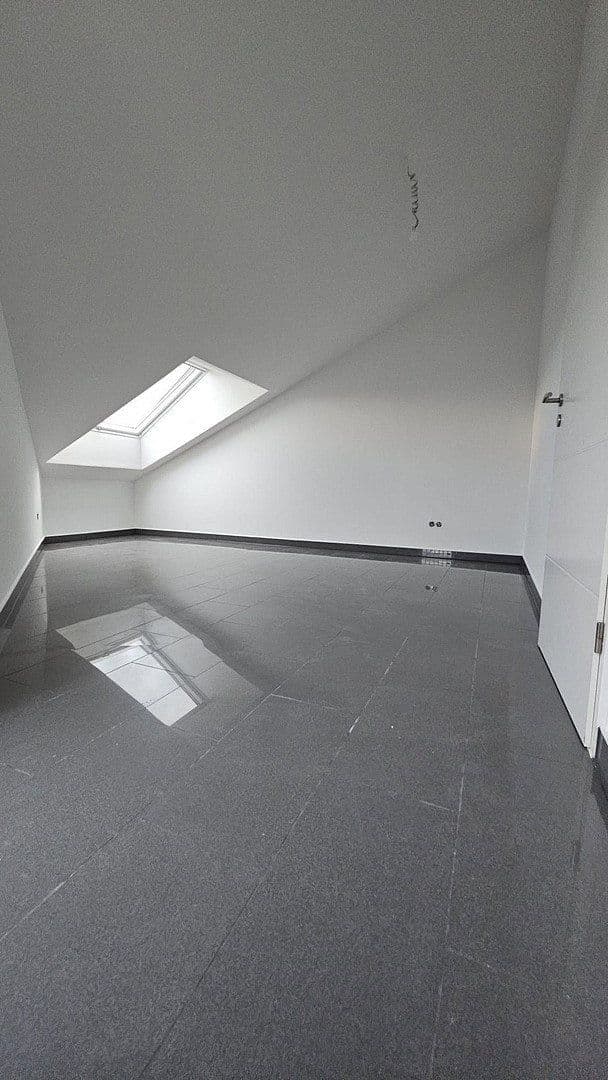 Pronájem bytu 3+1 80 m², Bad Vilbel, Hessen Pronájem bytu 3+1 80 m², Bad Vilbel, Hessen