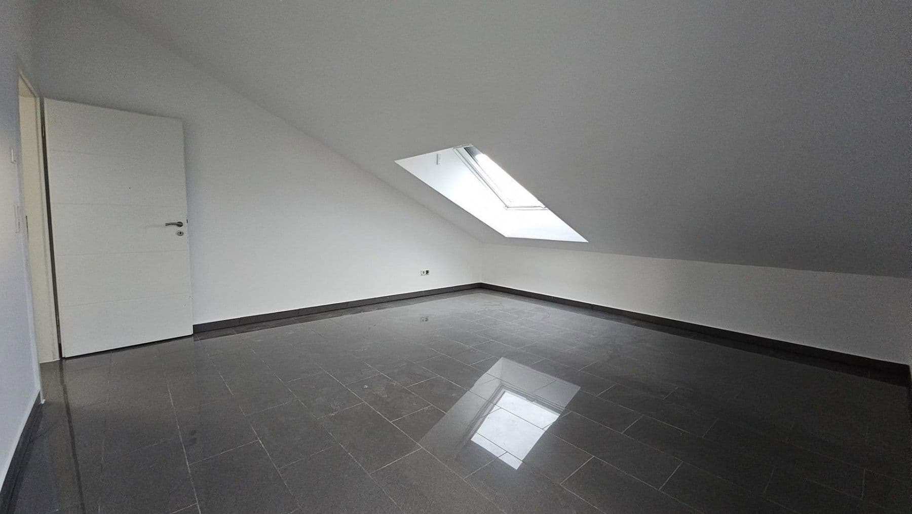 Pronájem bytu 3+1 80 m², Bad Vilbel, Hessen Pronájem bytu 3+1 80 m², Bad Vilbel, Hessen