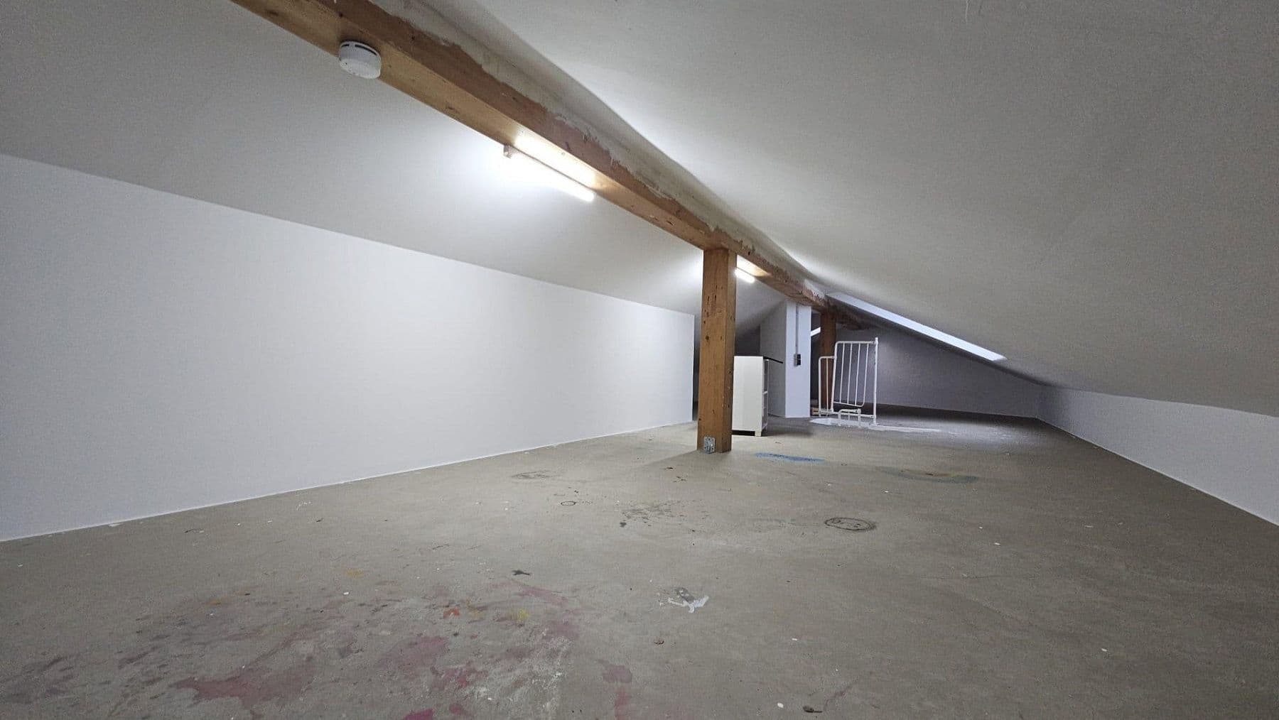 Pronájem bytu 3+1 80 m², Bad Vilbel, Hessen Pronájem bytu 3+1 80 m², Bad Vilbel, Hessen
