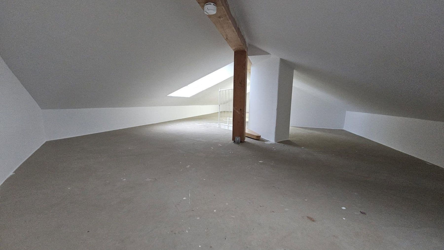 Pronájem bytu 3+1 80 m², Bad Vilbel, Hessen Pronájem bytu 3+1 80 m², Bad Vilbel, Hessen