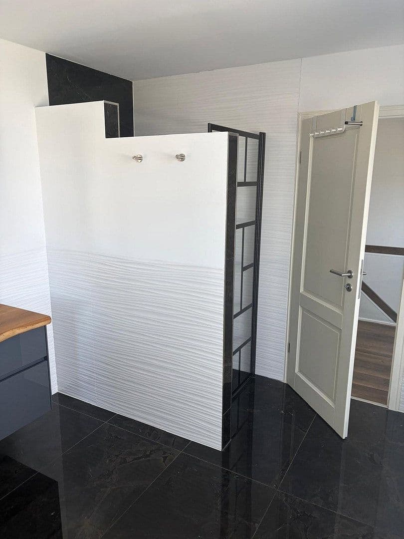 Prodej domu 161 m², pozemek 786 m², Dorfstraße 16 A, Fahrdorf, Šlesvicko-Holštýnsko Prodej domu 161 m², pozemek 786 m², Dorfstraße 16 A, Fahrdorf, Šlesvicko-Holštýnsko