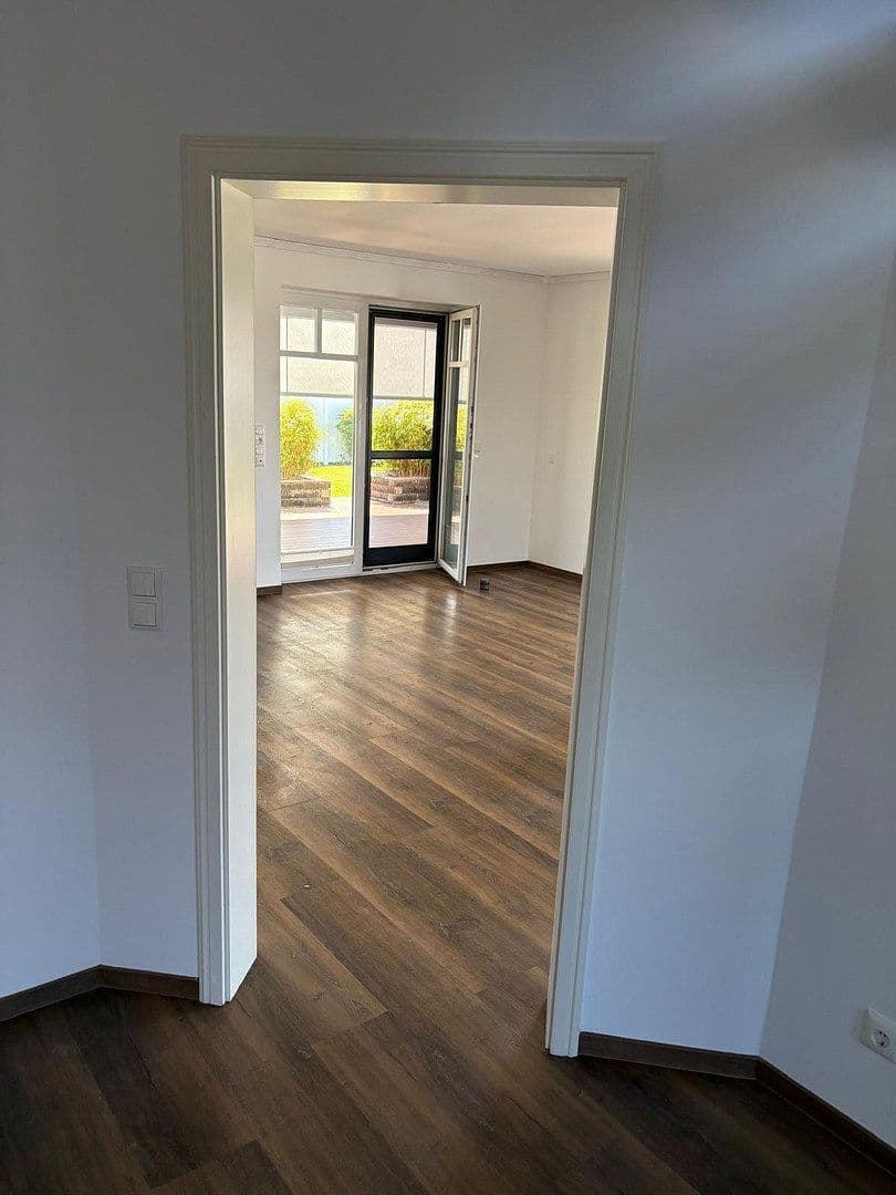 Prodej domu 161 m², pozemek 786 m², Dorfstraße 16 A, Fahrdorf, Šlesvicko-Holštýnsko Prodej domu 161 m², pozemek 786 m², Dorfstraße 16 A, Fahrdorf, Šlesvicko-Holštýnsko