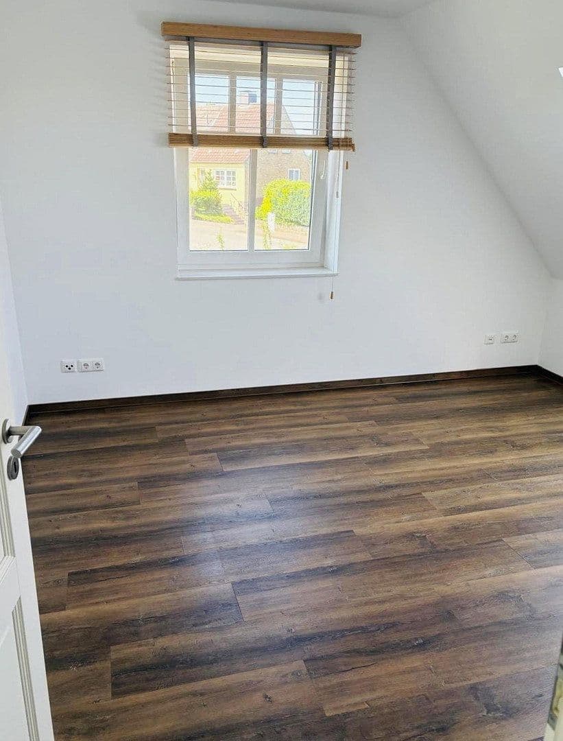 Prodej domu 161 m², pozemek 786 m², Dorfstraße 16 A, Fahrdorf, Šlesvicko-Holštýnsko Prodej domu 161 m², pozemek 786 m², Dorfstraße 16 A, Fahrdorf, Šlesvicko-Holštýnsko