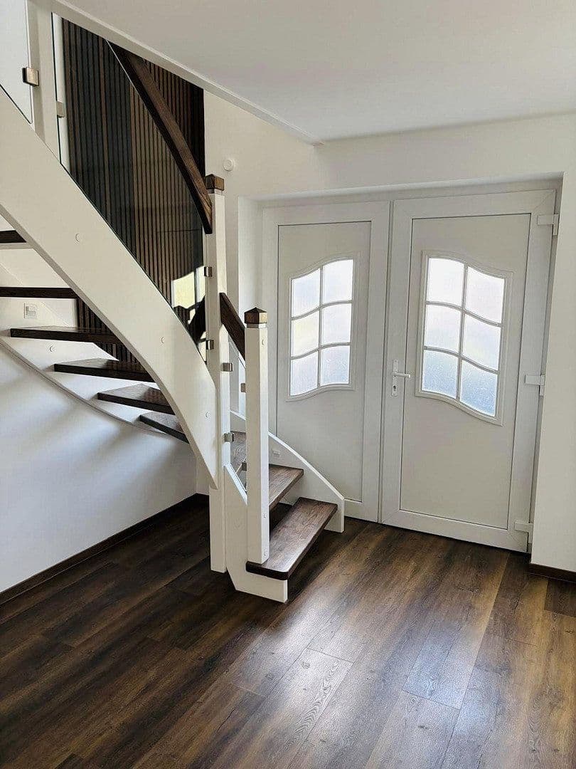 Prodej domu 161 m², pozemek 786 m², Dorfstraße 16 A, Fahrdorf, Šlesvicko-Holštýnsko Prodej domu 161 m², pozemek 786 m², Dorfstraße 16 A, Fahrdorf, Šlesvicko-Holštýnsko
