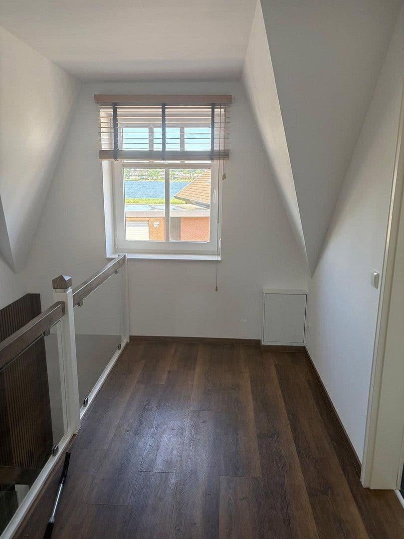 Prodej domu 161 m², pozemek 786 m², Dorfstraße 16 A, Fahrdorf, Šlesvicko-Holštýnsko Prodej domu 161 m², pozemek 786 m², Dorfstraße 16 A, Fahrdorf, Šlesvicko-Holštýnsko