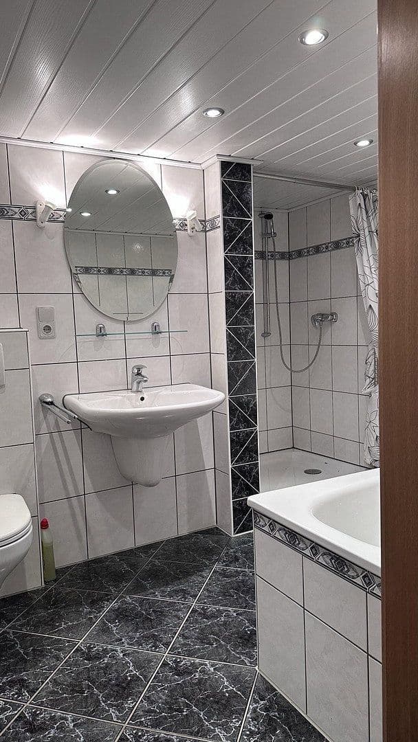 Prodej domu 169 m², pozemek 3.183 m², Karstraße 17a, Nettetal, Severní Porýní-Vestfálsko Prodej domu 169 m², pozemek 3.183 m², Karstraße 17a, Nettetal, Severní Porýní-Vestfálsko