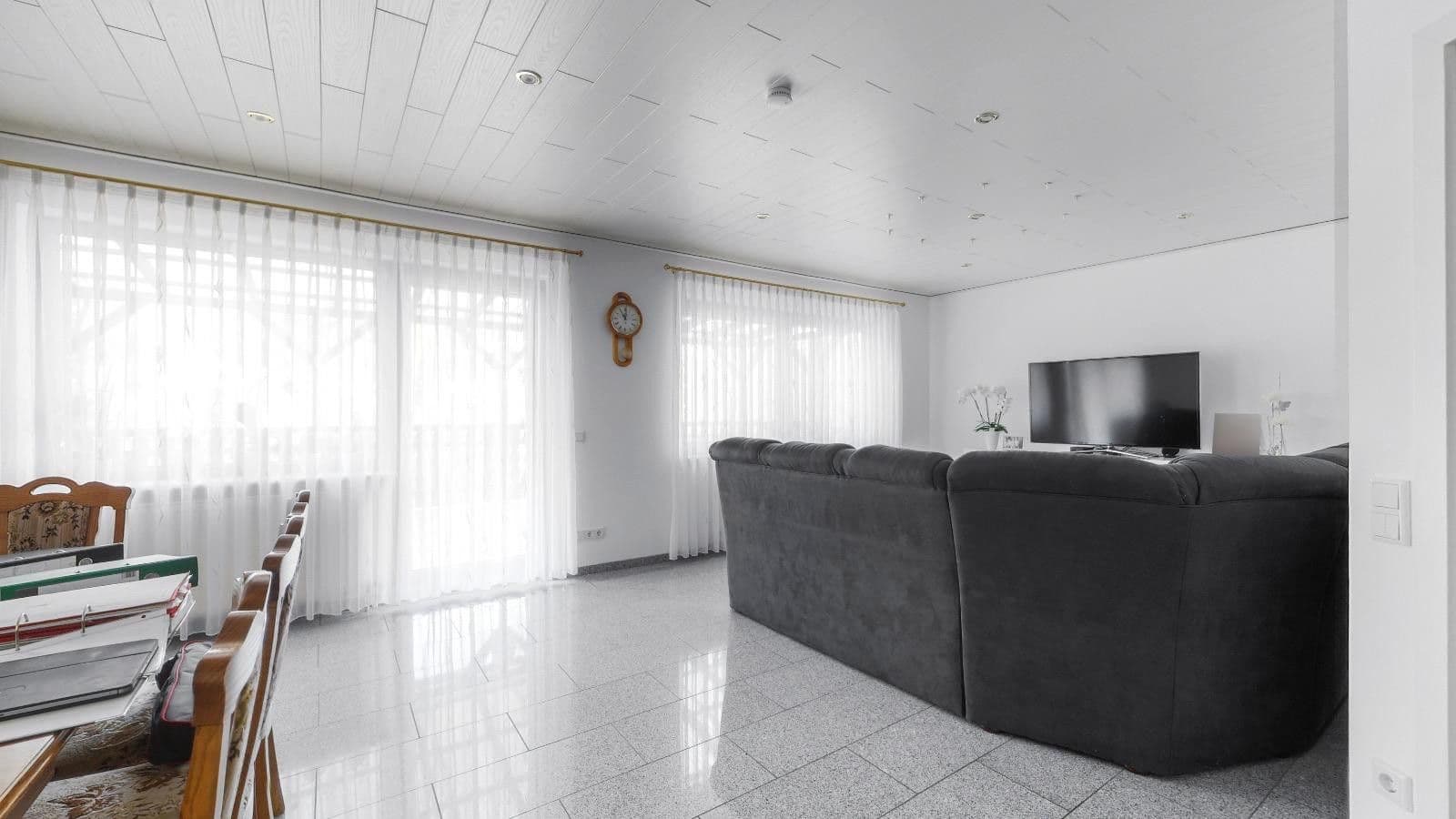 Prodej domu 244 m², pozemek 723 m², Kaiserslautern, Porýní-Falc Prodej domu 244 m², pozemek 723 m², Kaiserslautern, Porýní-Falc