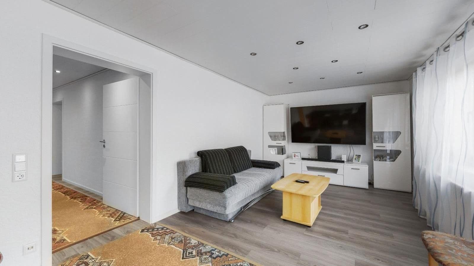 Prodej domu 244 m², pozemek 723 m², Kaiserslautern, Porýní-Falc Prodej domu 244 m², pozemek 723 m², Kaiserslautern, Porýní-Falc