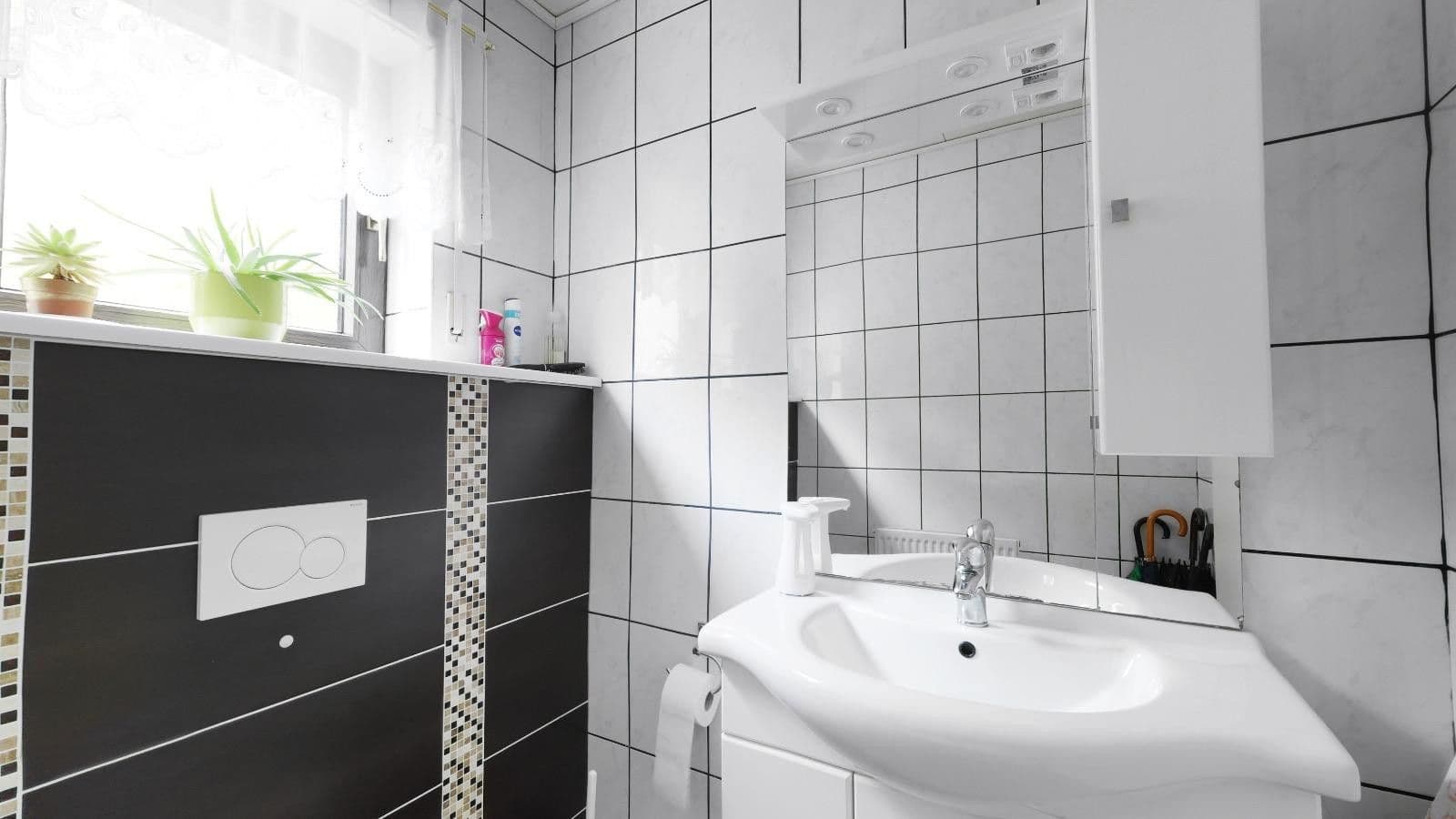 Prodej domu 244 m², pozemek 723 m², Kaiserslautern, Porýní-Falc Prodej domu 244 m², pozemek 723 m², Kaiserslautern, Porýní-Falc