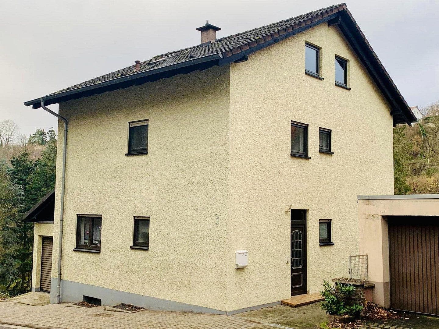 Prodej domu 244 m², pozemek 723 m², Kaiserslautern, Porýní-Falc Prodej domu 244 m², pozemek 723 m², Kaiserslautern, Porýní-Falc