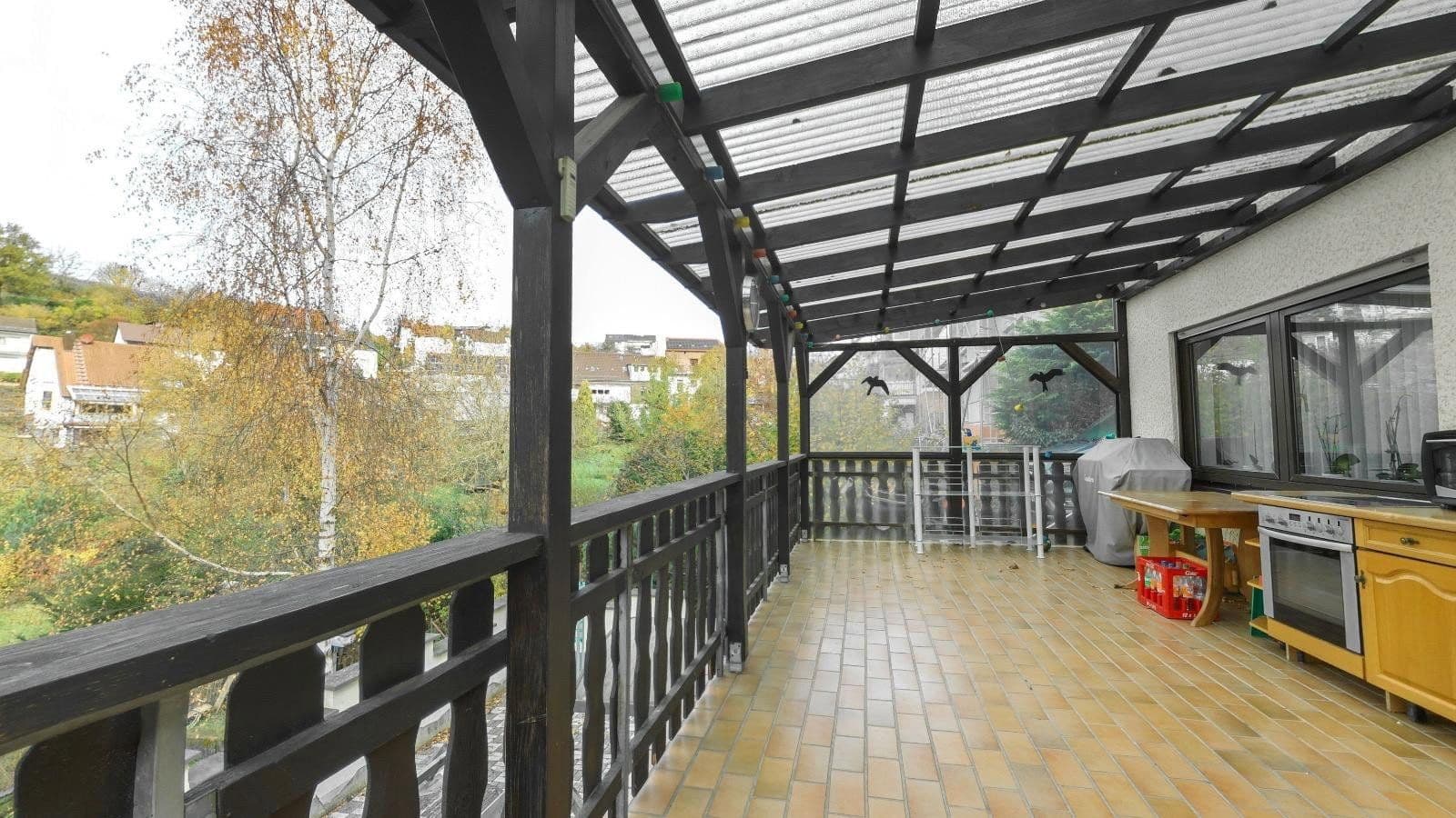 Prodej domu 244 m², pozemek 723 m², Kaiserslautern, Porýní-Falc Prodej domu 244 m², pozemek 723 m², Kaiserslautern, Porýní-Falc