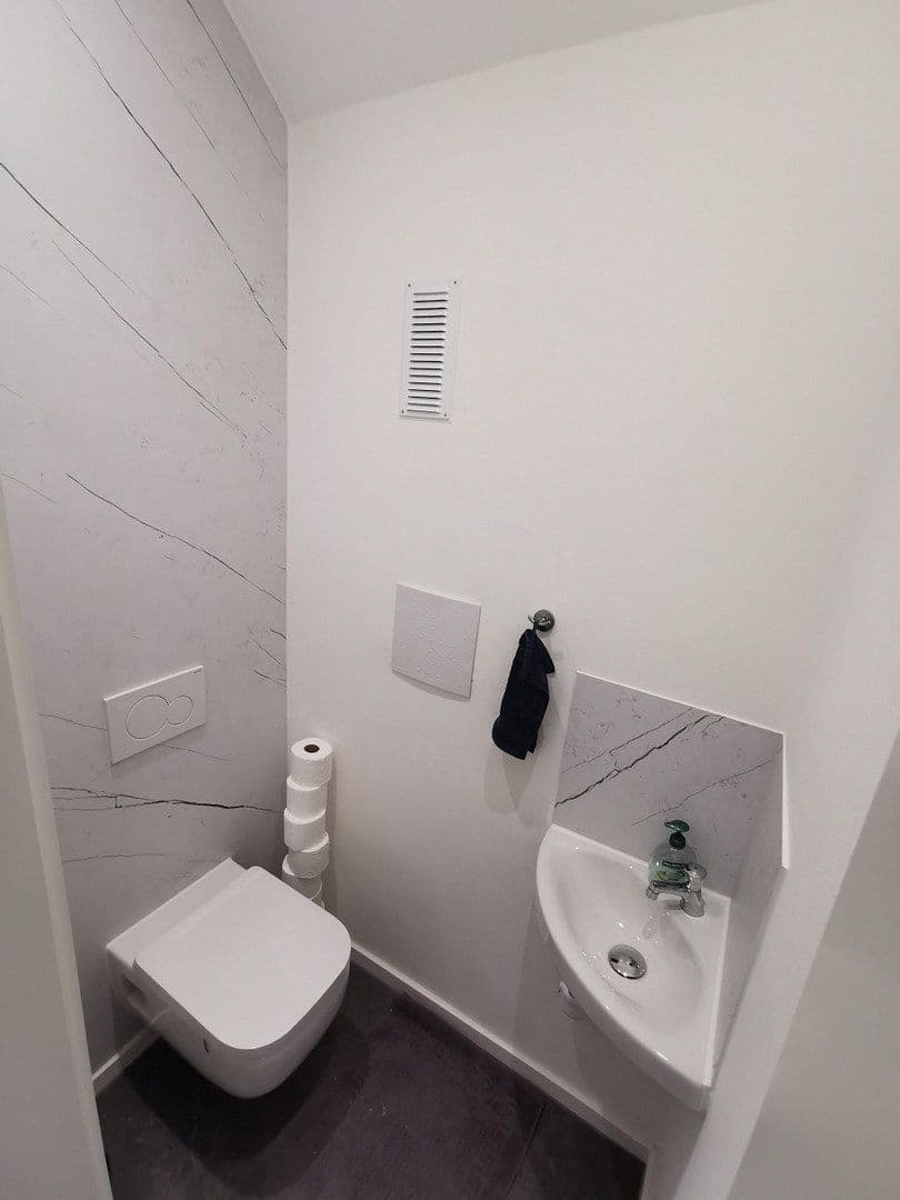 Pronájem bytu 2+kk 57 m², Leinfelden-Echterdingen, Bádensko-Württembersko Pronájem bytu 2+kk 57 m², Leinfelden-Echterdingen, Bádensko-Württembersko