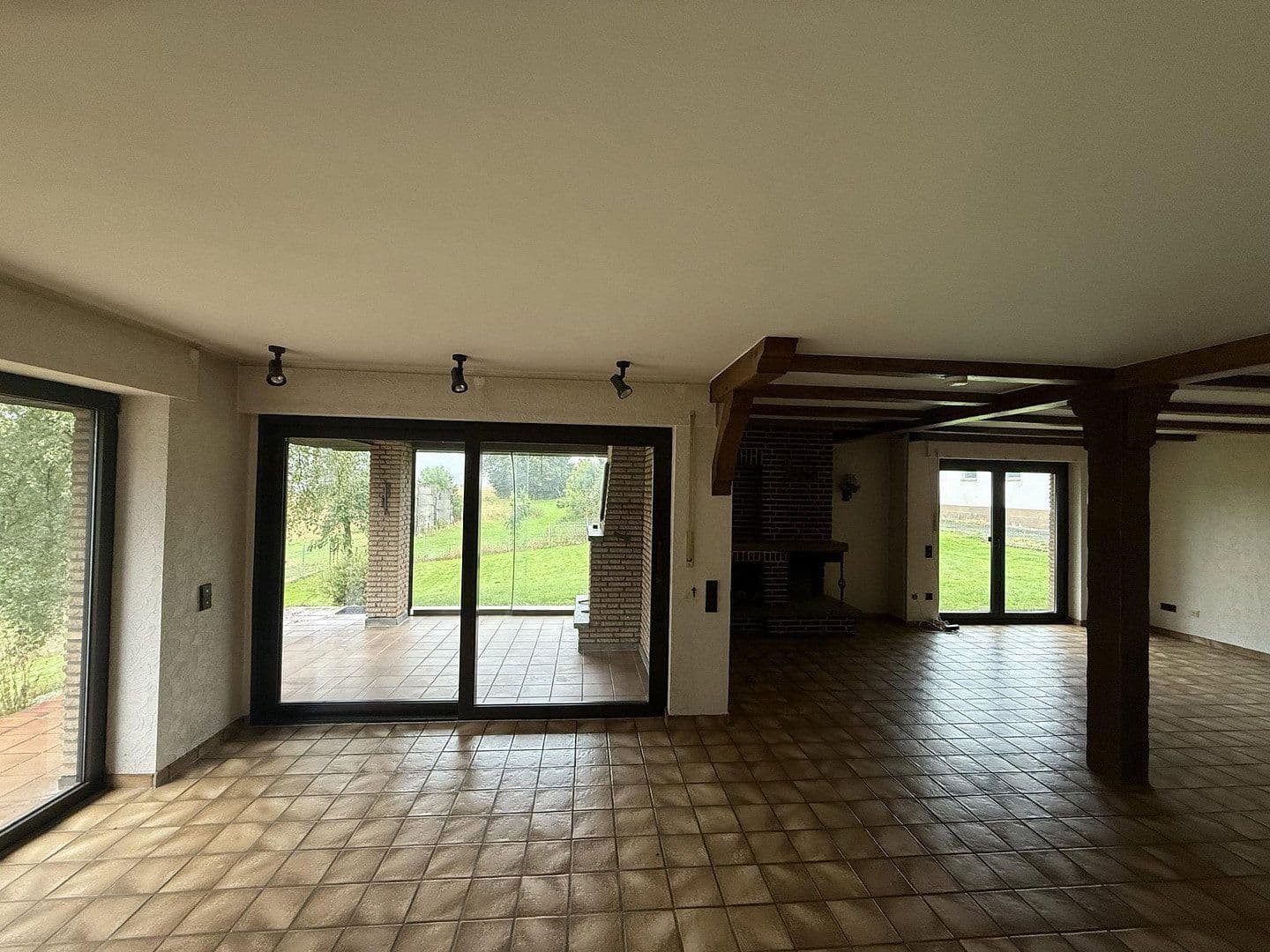 Pronájem domu 145 m², pozemek 650 m², Neuenrader Straße 27, Balve, Severní Porýní-Vestfálsko Pronájem domu 145 m², pozemek 650 m², Neuenrader Straße 27, Balve, Severní Porýní-Vestfálsko