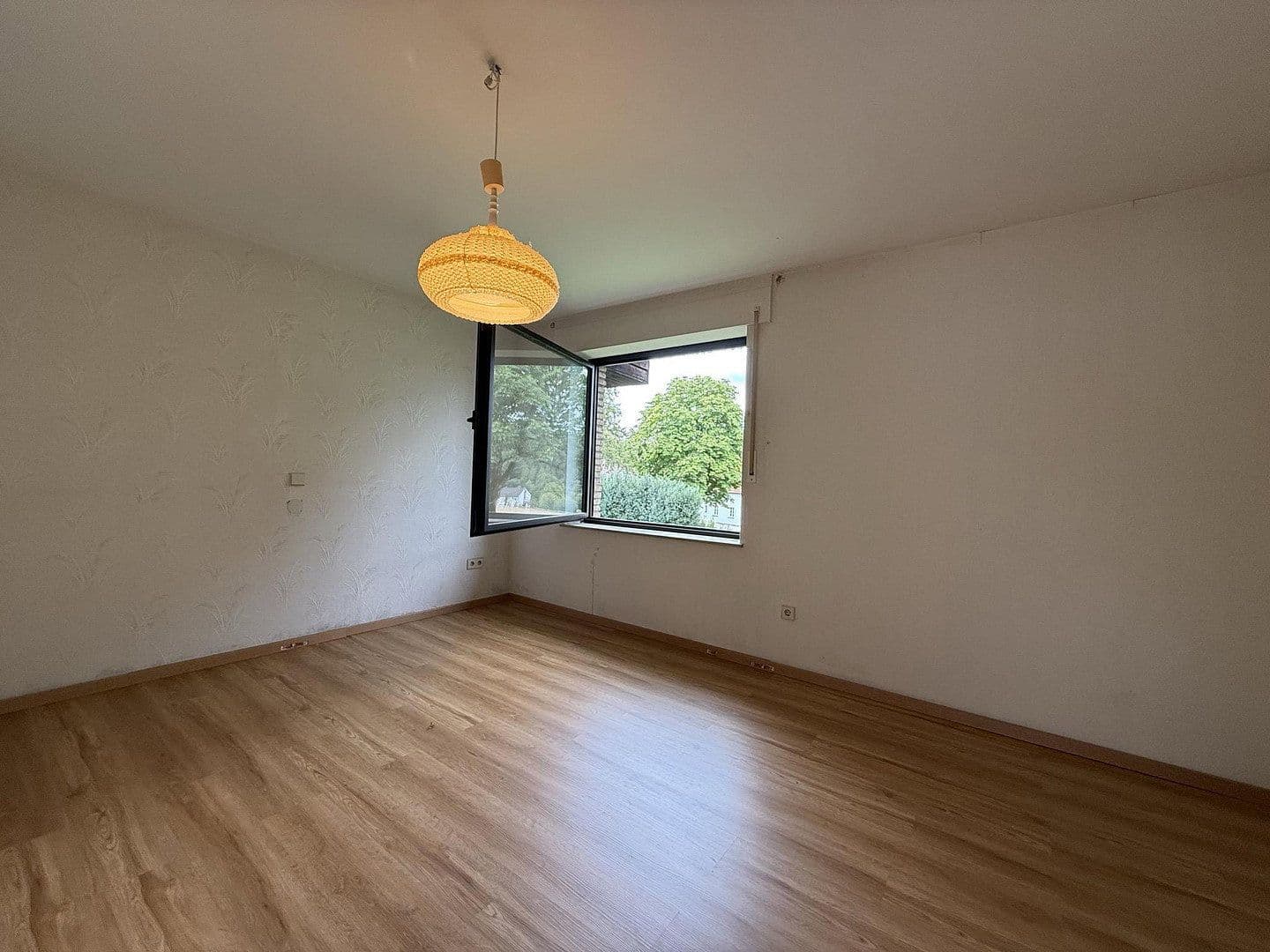 Pronájem domu 145 m², pozemek 650 m², Neuenrader Straße 27, Balve, Severní Porýní-Vestfálsko Pronájem domu 145 m², pozemek 650 m², Neuenrader Straße 27, Balve, Severní Porýní-Vestfálsko