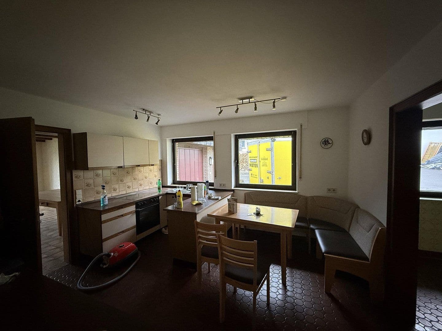 Pronájem domu 145 m², pozemek 650 m², Neuenrader Straße 27, Balve, Severní Porýní-Vestfálsko Pronájem domu 145 m², pozemek 650 m², Neuenrader Straße 27, Balve, Severní Porýní-Vestfálsko