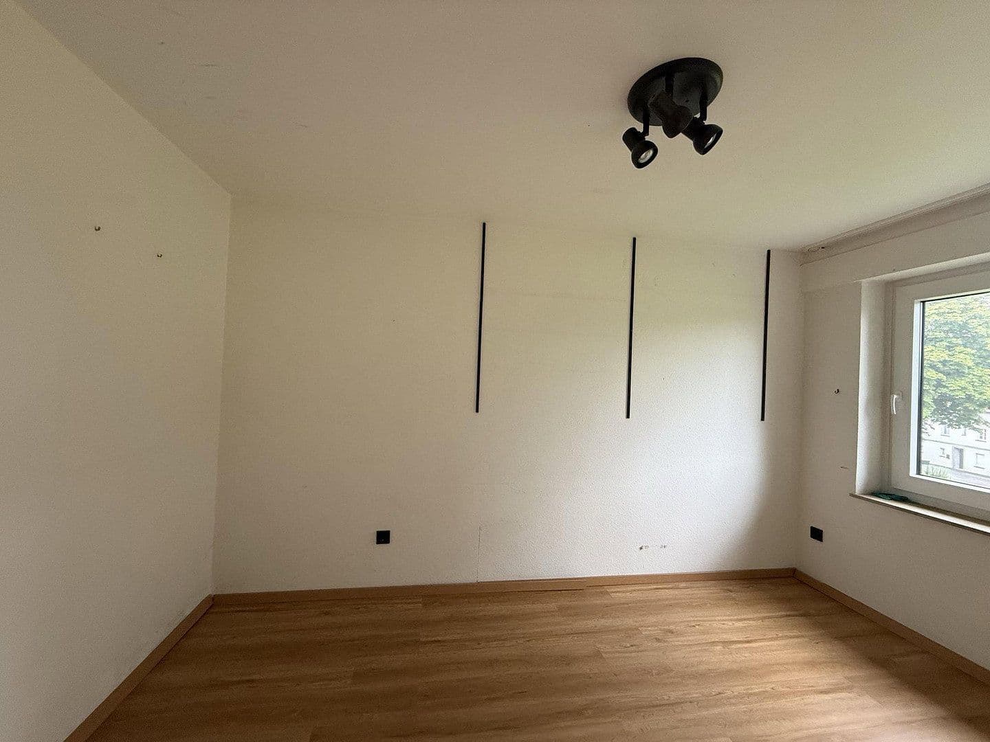 Pronájem domu 145 m², pozemek 650 m², Neuenrader Straße 27, Balve, Severní Porýní-Vestfálsko Pronájem domu 145 m², pozemek 650 m², Neuenrader Straße 27, Balve, Severní Porýní-Vestfálsko