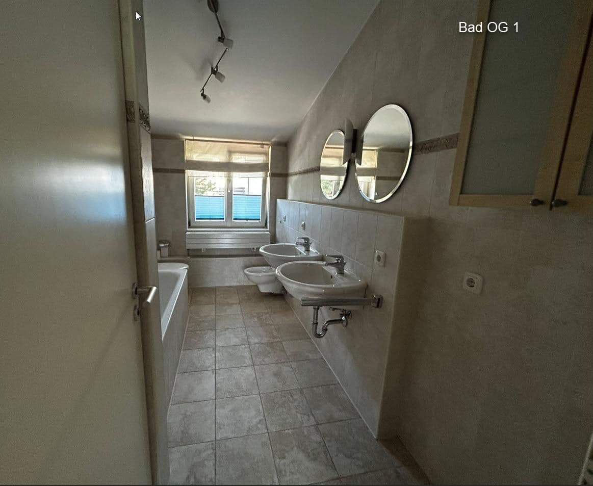 Prodej domu 133 m², pozemek 145 m², Hausham, Bavorsko Prodej domu 133 m², pozemek 145 m², Hausham, Bavorsko