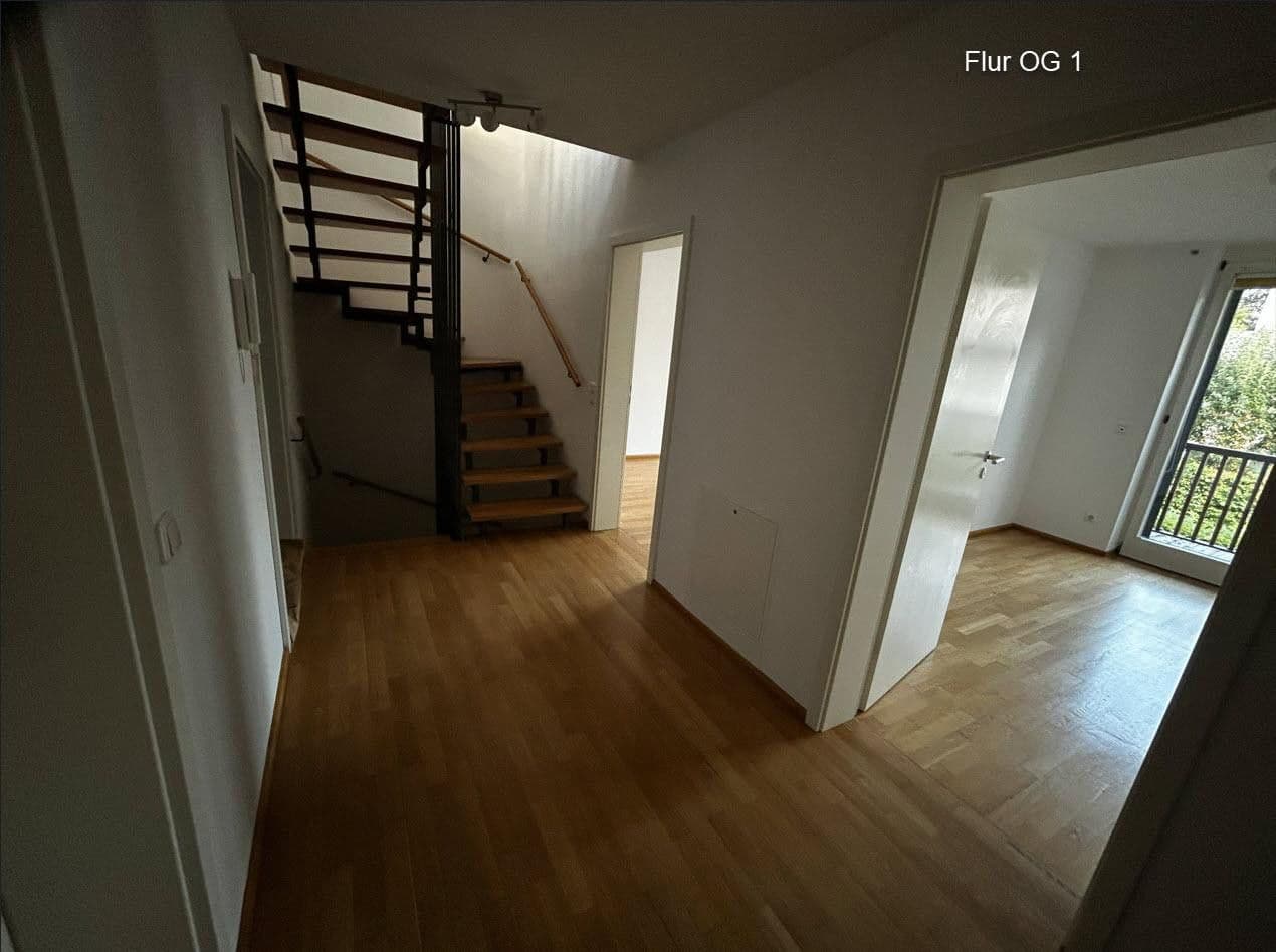 Prodej domu 133 m², pozemek 145 m², Hausham, Bavorsko Prodej domu 133 m², pozemek 145 m², Hausham, Bavorsko