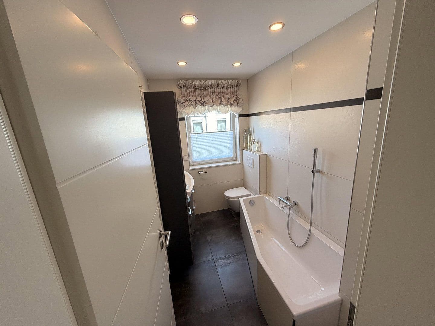 Prodej domu 225 m², pozemek 350 m², Aystetten, Bavorsko Prodej domu 225 m², pozemek 350 m², Aystetten, Bavorsko