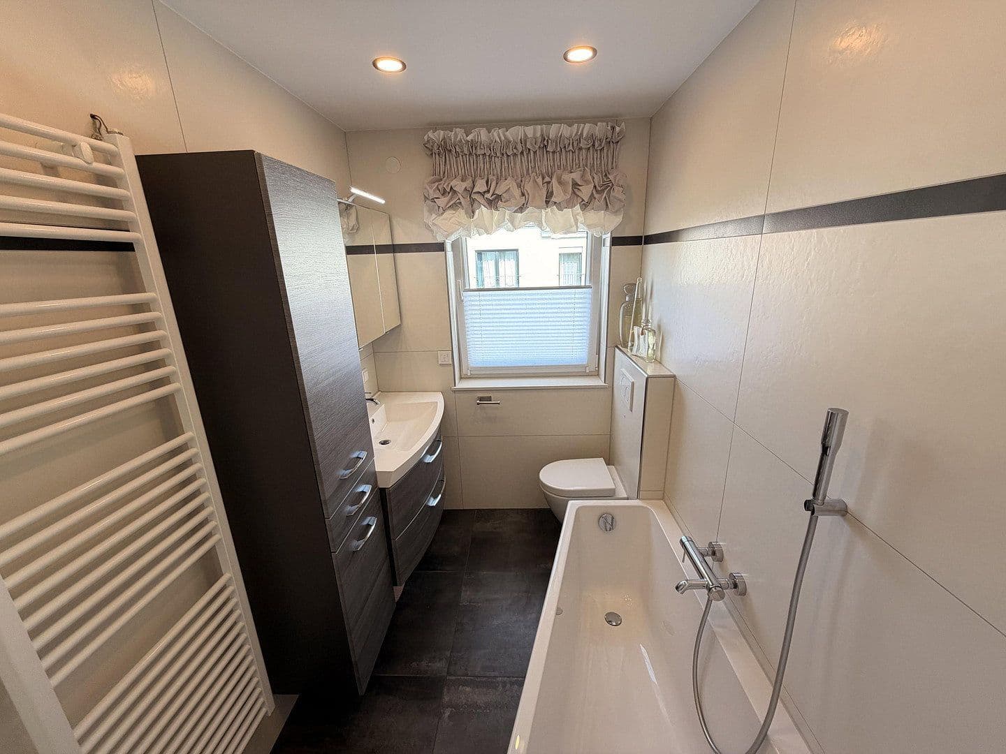 Prodej domu 225 m², pozemek 350 m², Aystetten, Bavorsko Prodej domu 225 m², pozemek 350 m², Aystetten, Bavorsko