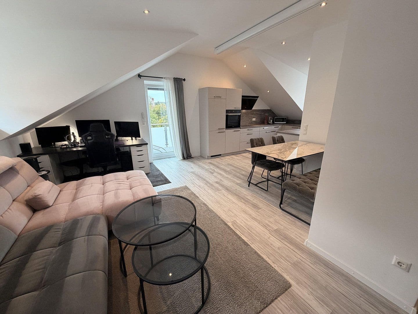 Prodej domu 225 m², pozemek 350 m², Aystetten, Bavorsko Prodej domu 225 m², pozemek 350 m², Aystetten, Bavorsko