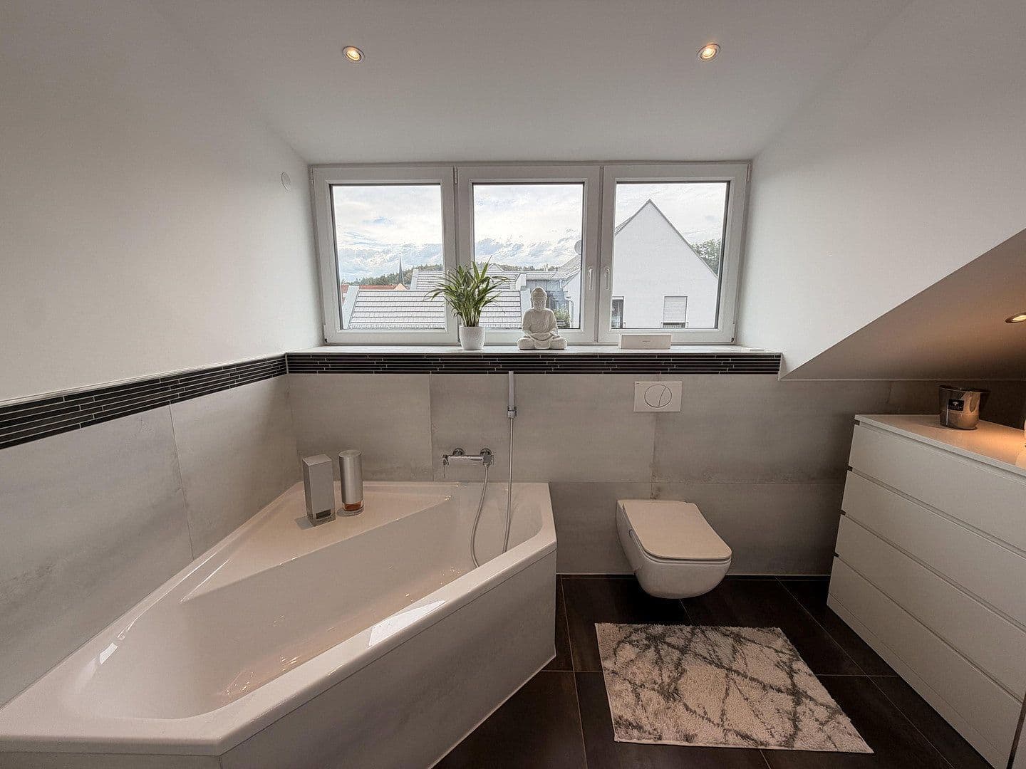 Prodej domu 225 m², pozemek 350 m², Aystetten, Bavorsko Prodej domu 225 m², pozemek 350 m², Aystetten, Bavorsko