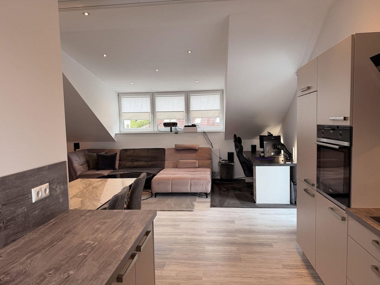Prodej domu 225 m², pozemek 350 m², Aystetten, Bavorsko Prodej domu 225 m², pozemek 350 m², Aystetten, Bavorsko