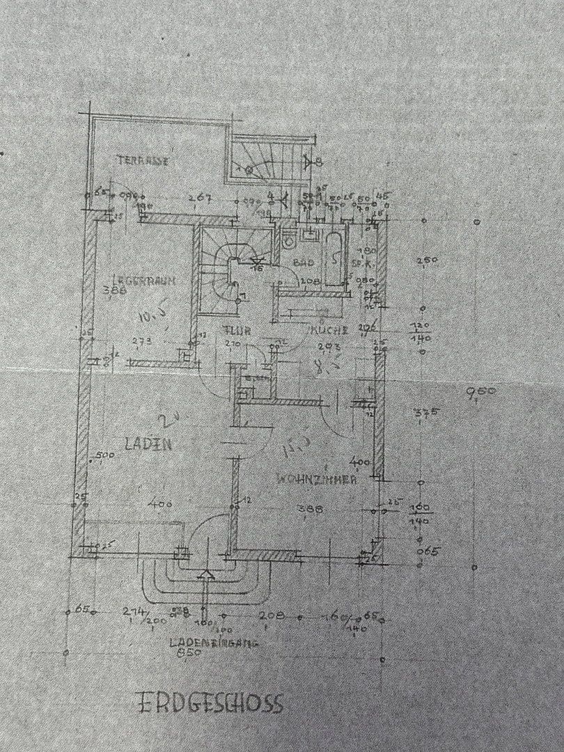 Prodej domu 173 m², pozemek 455 m², Rheinstraße 52, Ingelheim am Rhein, Porýní-Falc Prodej domu 173 m², pozemek 455 m², Rheinstraße 52, Ingelheim am Rhein, Porýní-Falc