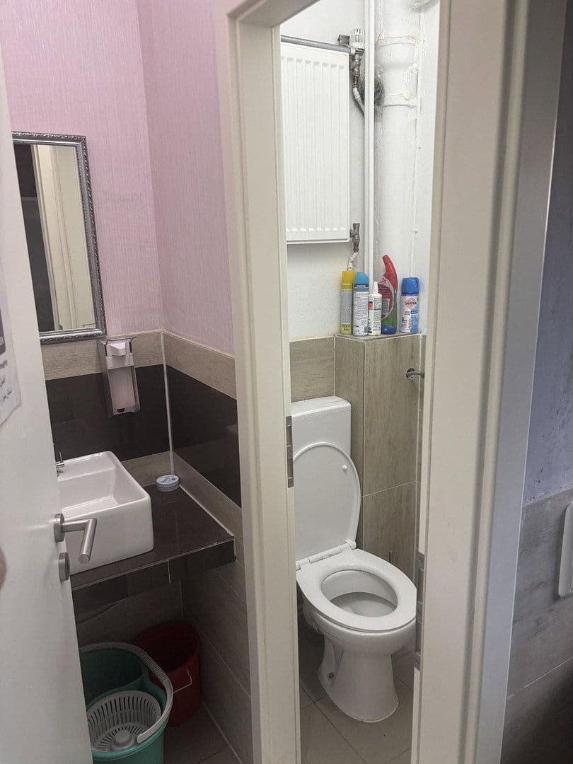 Prodej domu 173 m², pozemek 455 m², Rheinstraße 52, Ingelheim am Rhein, Porýní-Falc Prodej domu 173 m², pozemek 455 m², Rheinstraße 52, Ingelheim am Rhein, Porýní-Falc