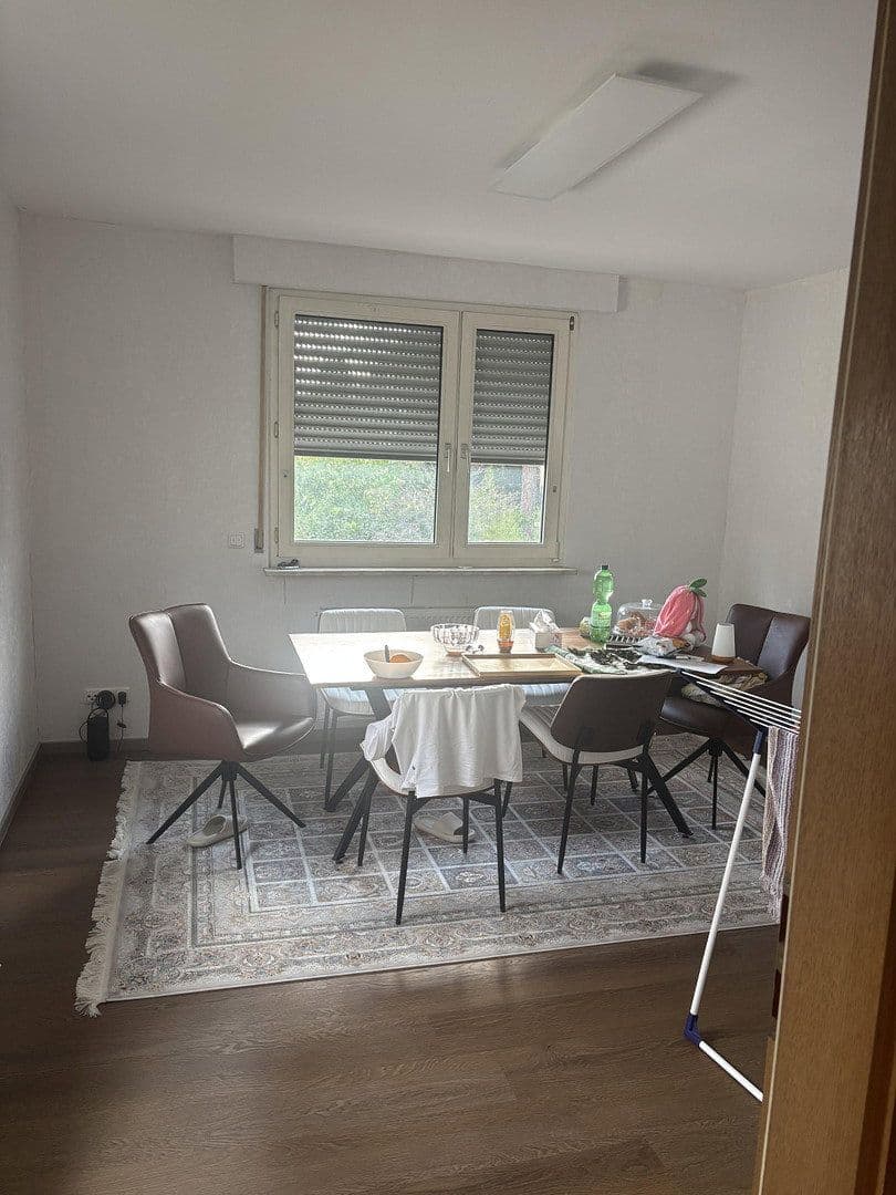 Prodej domu 173 m², pozemek 455 m², Rheinstraße 52, Ingelheim am Rhein, Porýní-Falc Prodej domu 173 m², pozemek 455 m², Rheinstraße 52, Ingelheim am Rhein, Porýní-Falc