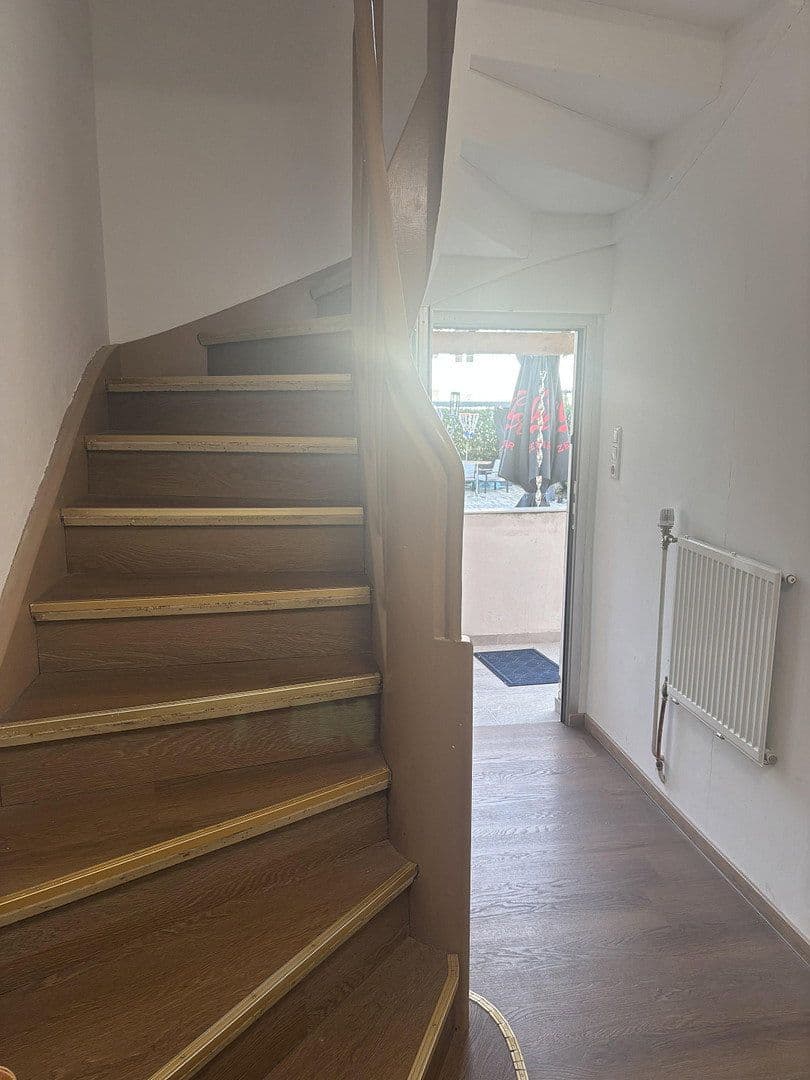 Prodej domu 173 m², pozemek 455 m², Rheinstraße 52, Ingelheim am Rhein, Porýní-Falc Prodej domu 173 m², pozemek 455 m², Rheinstraße 52, Ingelheim am Rhein, Porýní-Falc