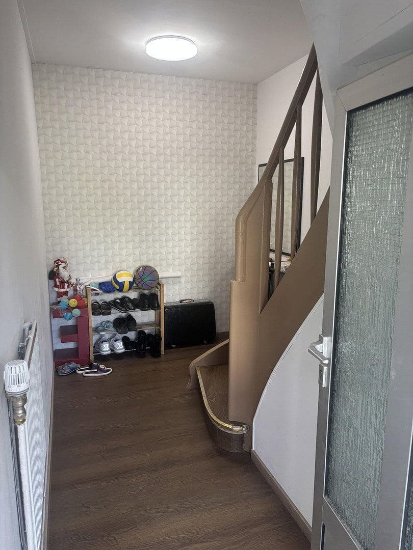 Prodej domu 173 m², pozemek 455 m², Rheinstraße 52, Ingelheim am Rhein, Porýní-Falc Prodej domu 173 m², pozemek 455 m², Rheinstraße 52, Ingelheim am Rhein, Porýní-Falc