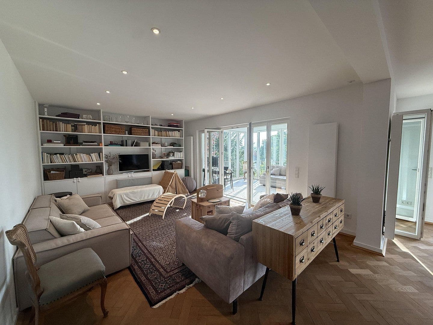 Pronájem bytu 4+1 157 m², Kassel, Hessen Pronájem bytu 4+1 157 m², Kassel, Hessen
