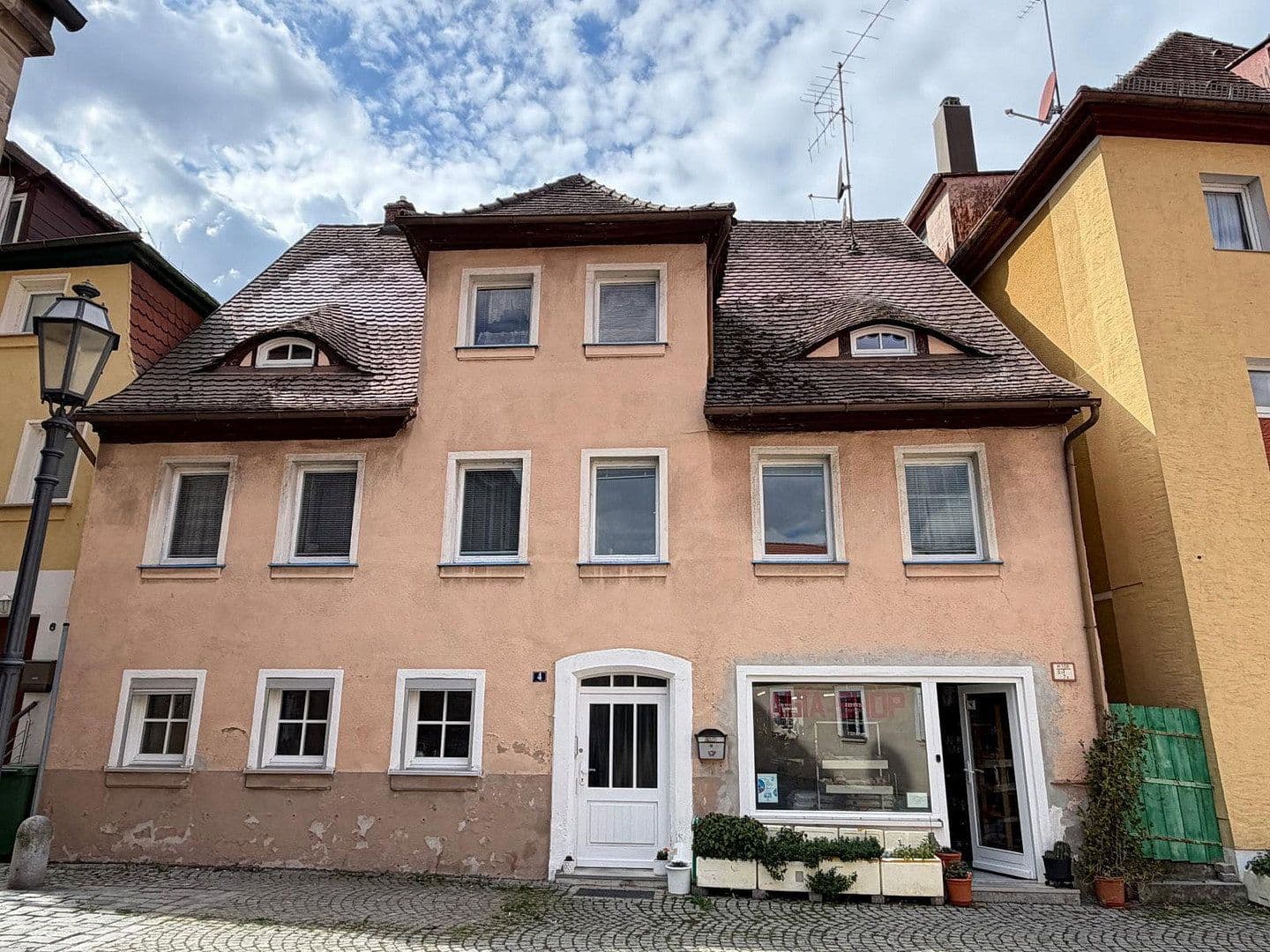 Prodej domu 295 m², pozemek 140 m², Gunzenhausen, Bavorsko Prodej domu 295 m², pozemek 140 m², Gunzenhausen, Bavorsko