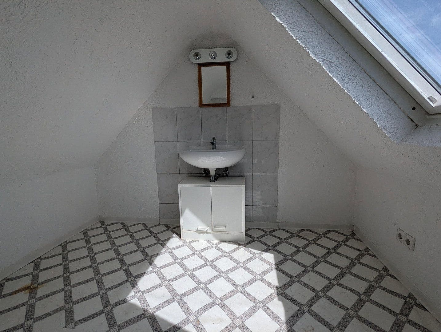 Pronájem bytu 4+1 78 m², Im Geiger 75, Stuttgart, Bádensko-Württembersko Pronájem bytu 4+1 78 m², Im Geiger 75, Stuttgart, Bádensko-Württembersko