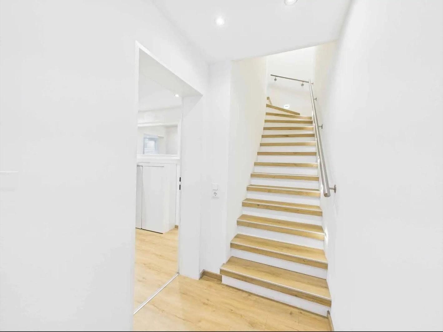 Prodej domu 160 m², pozemek 299 m², Wilhelmstr. 55, Ostfildern, Bádensko-Württembersko Prodej domu 160 m², pozemek 299 m², Wilhelmstr. 55, Ostfildern, Bádensko-Württembersko