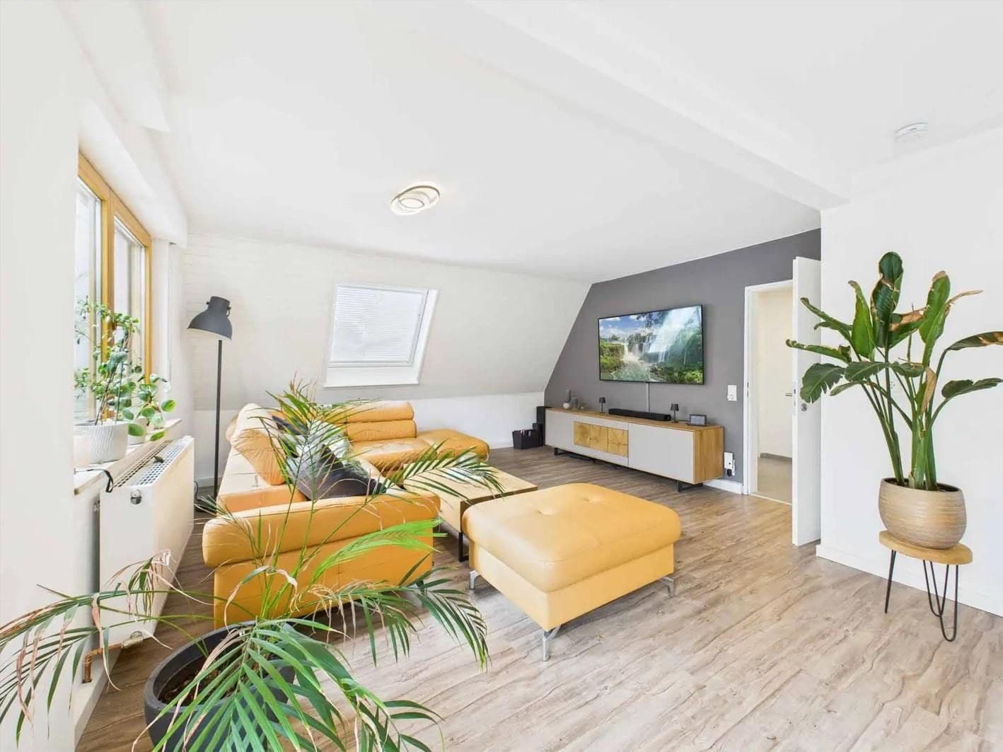Prodej domu 160 m², pozemek 299 m², Wilhelmstr. 55, Ostfildern, Bádensko-Württembersko Prodej domu 160 m², pozemek 299 m², Wilhelmstr. 55, Ostfildern, Bádensko-Württembersko
